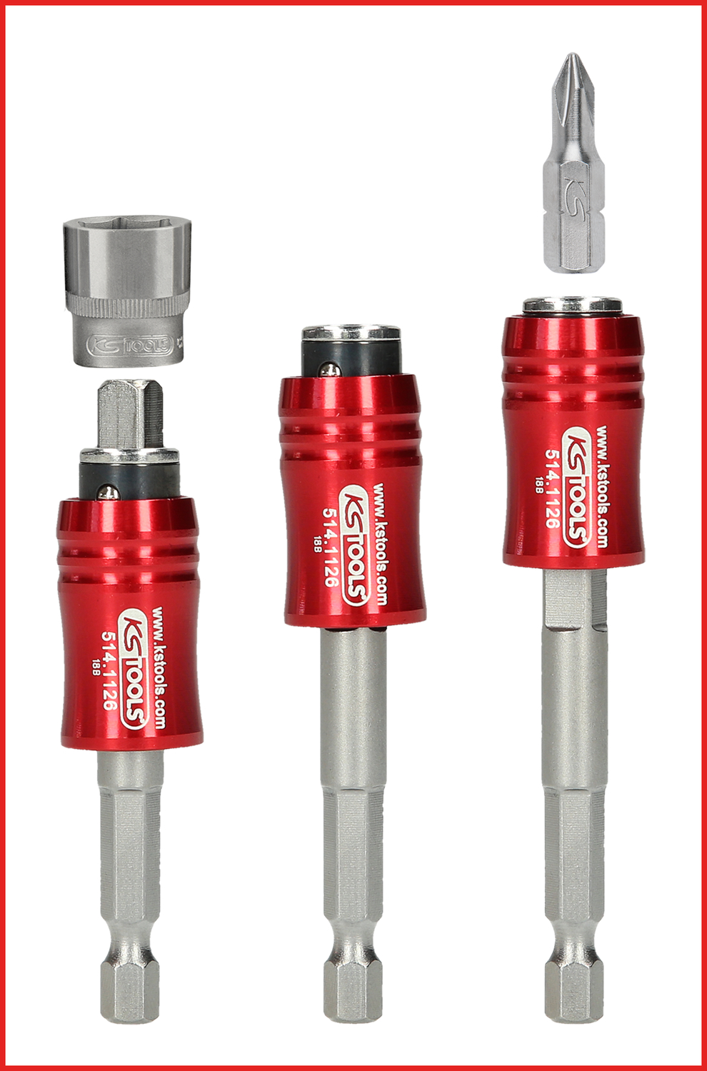 Drei rote magnetische Bithalter unterschiedlicher Länge, mit silbernen Spitzen, aufrecht nebeneinander ausgestellt.