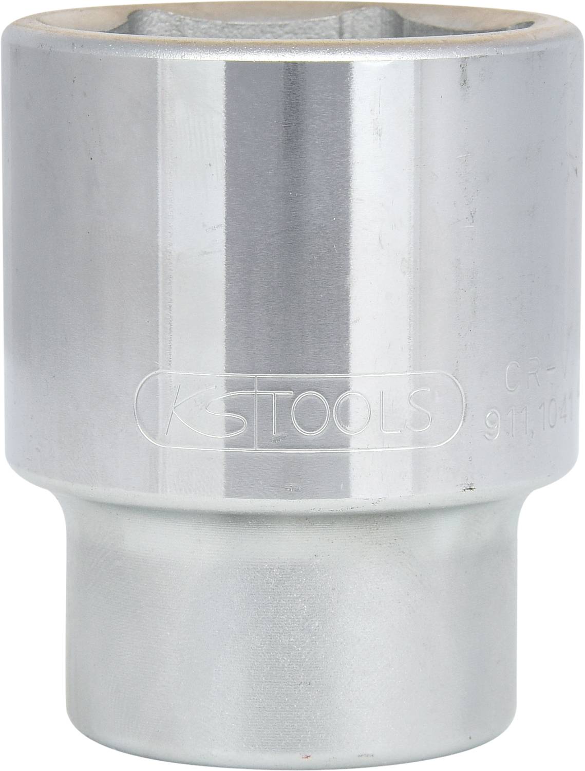Metallisches Steckschlüsselelement in Zylinderform, silbergrau, mit eingeprägtem Logo und Nummer. Hauptsächlich für mechanische Arbeiten verwendet.