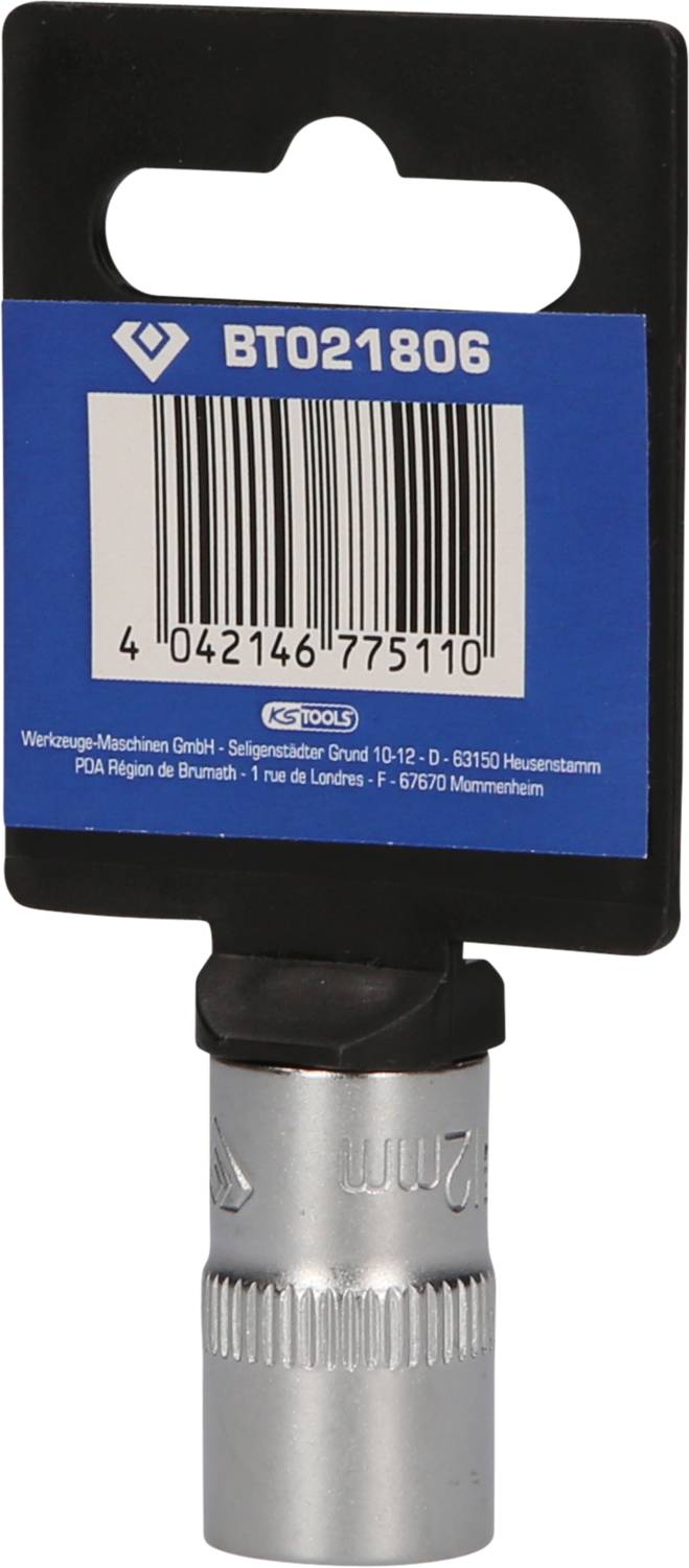 Metallisches Werkzeugteil mit Aufsatz, an einer blauen Verpackung mit Barcode befestigt.