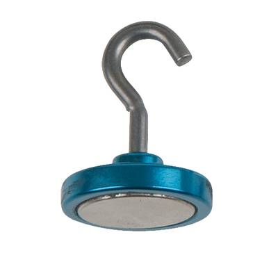 Blauer Magnet mit Haken, nützlich zur Befestigung von Gegenständen an metallischen Oberflächen.