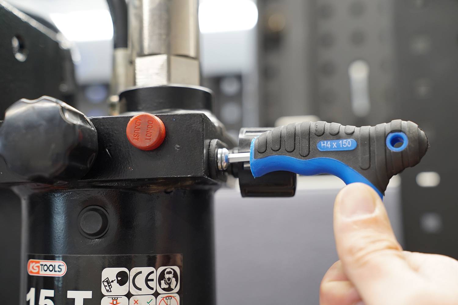 Brilliant Tools BT041008 Winkelschraubendreher 8 mm