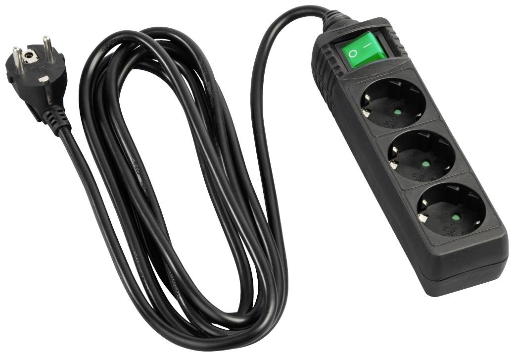 Eine schwarze Steckdosenleiste mit drei Steckplätzen, einem langen Kabel und einem grünen Ein/Aus-Schalter, auf einer weißen Oberfläche.