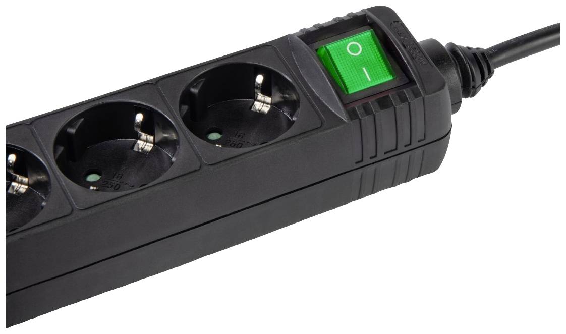Schwarze Mehrfachsteckdose mit drei Steckplätzen und grünem Ein-/Ausschalter auf der rechten Seite.