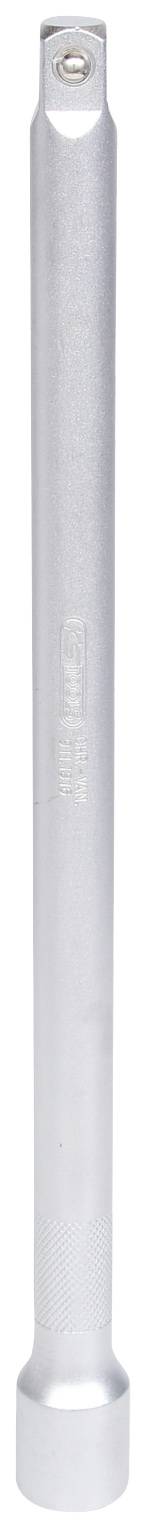 Ein silberner Verlängerungsstab aus Metall, der für Steckschlüssel verwendet wird. Er ist schlank und hat an einem Ende eine Aufnahme.