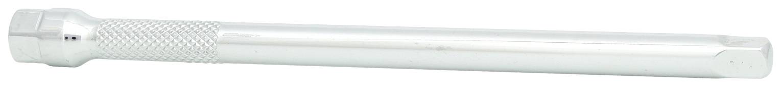 Ein silbernes, längliches Werkzeug mit geriffelter Oberfläche für besseren Halt. Häufig verwendet beim Wechseln von Zündkerzen.