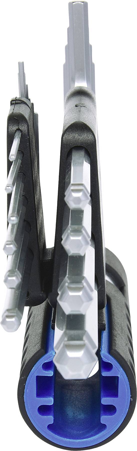 Ein Dübel, teilgeschnitten, zeigt innere Struktur aus Kunststoff und Metallverstärkung zur sicheren Befestigung in Wänden.