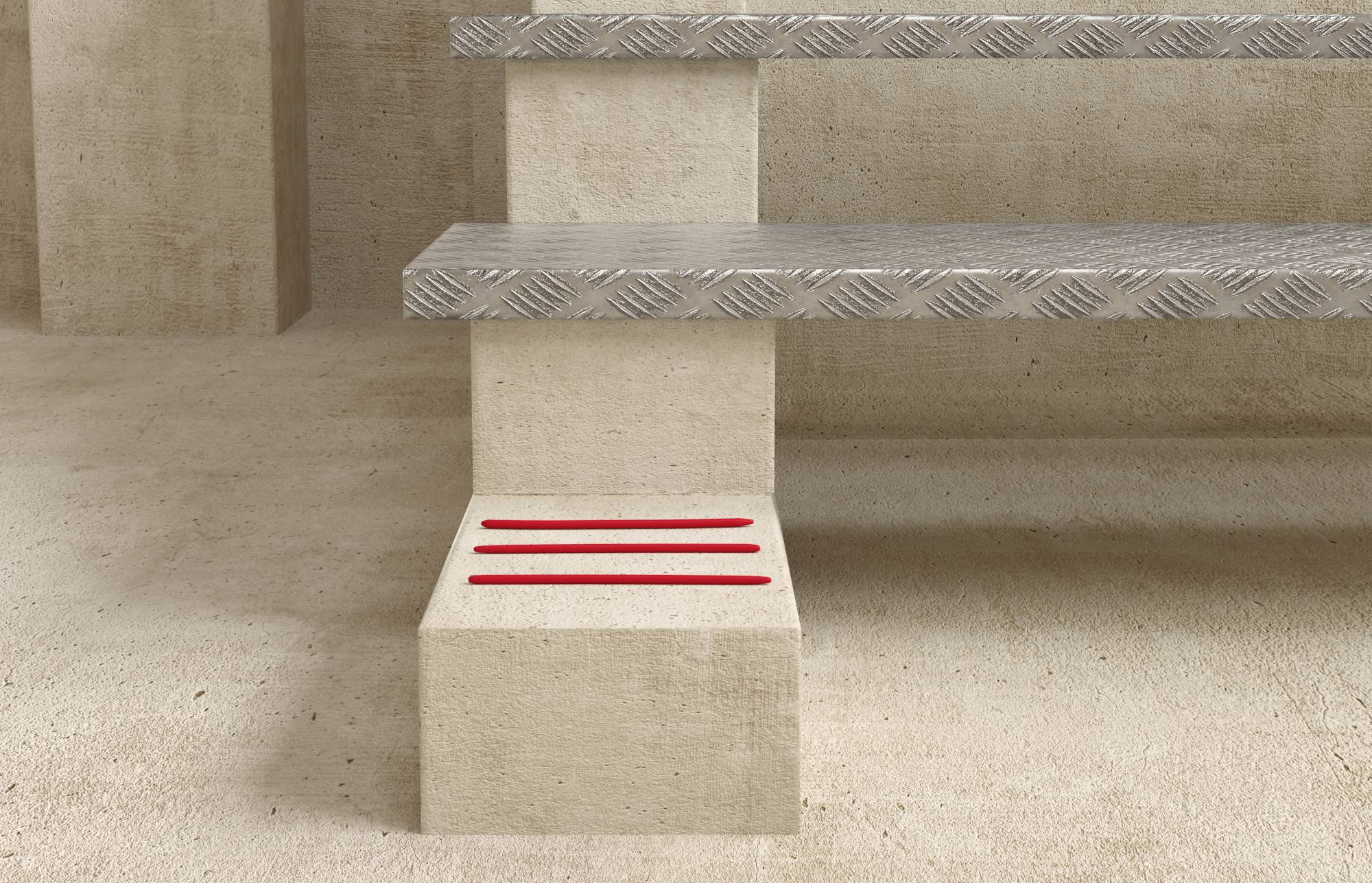 Eine Betontreppe mit roten Streifen an der Vorderseite der Stufen. Die Stufen haben eine metallische, rutschfeste Oberfläche.