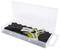 Ein Maßband in einem offenen transparenten Kunststoffgehäuse mit schwarzem Schaumstoff zur Polsterung.