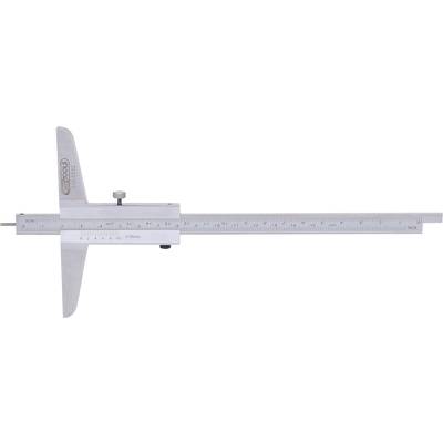 Ein digitaler Messschieber mit Metalllineal und Messspitzen, Millimeter- und Inch-Skala sichtbar.