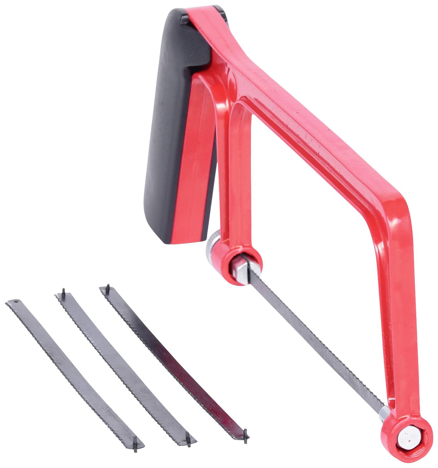 Eine rote Handsäge mit einem schwarzen Griff und drei zusätzlichen Sägeblättern daneben. Geeignet für Metall- und Holzbearbeitung.