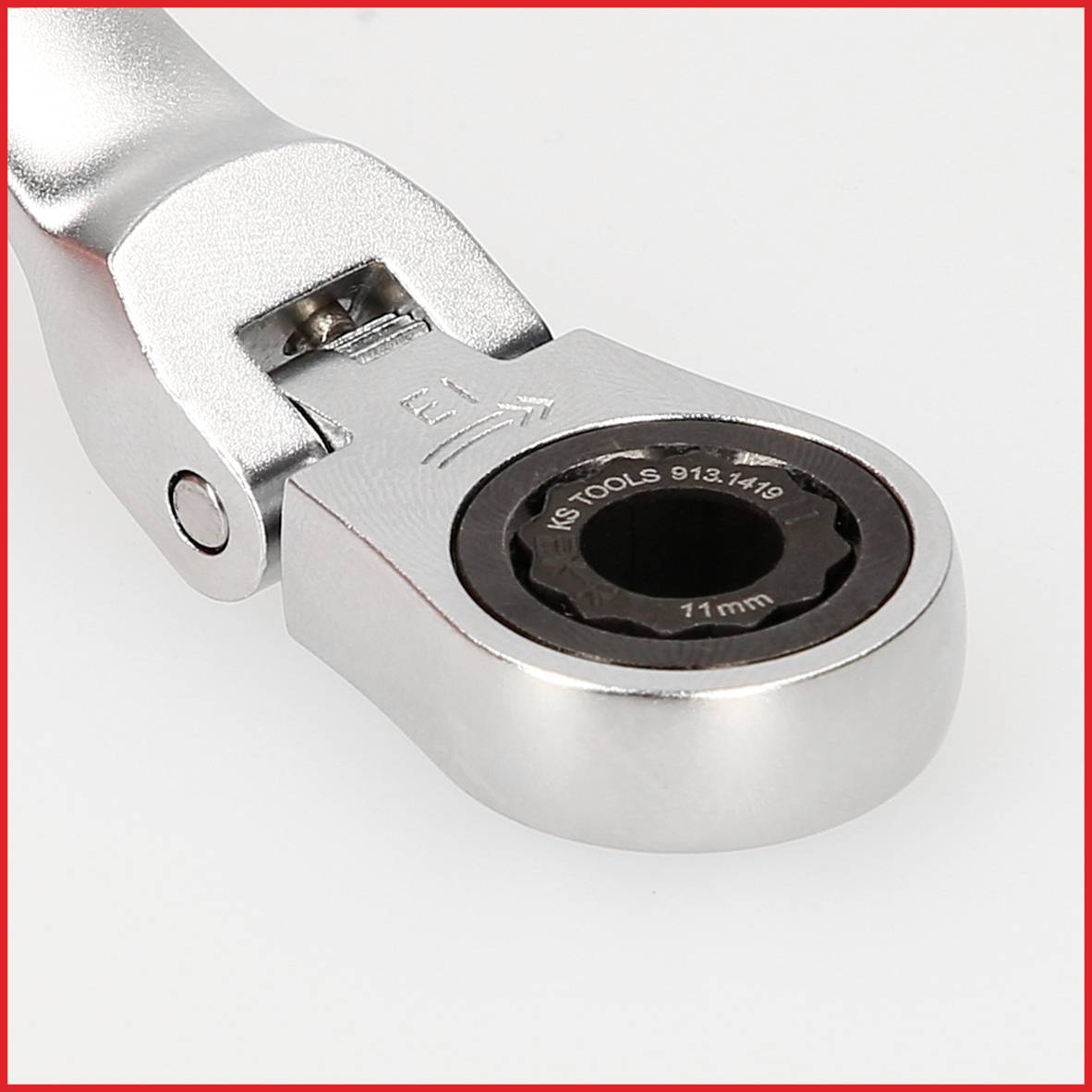 Nahaufnahme eines verstellbaren Schraubenschlüssels mit Ratschenmechanismus. Geeignet zum Anziehen und Lösen von Schrauben und Muttern.