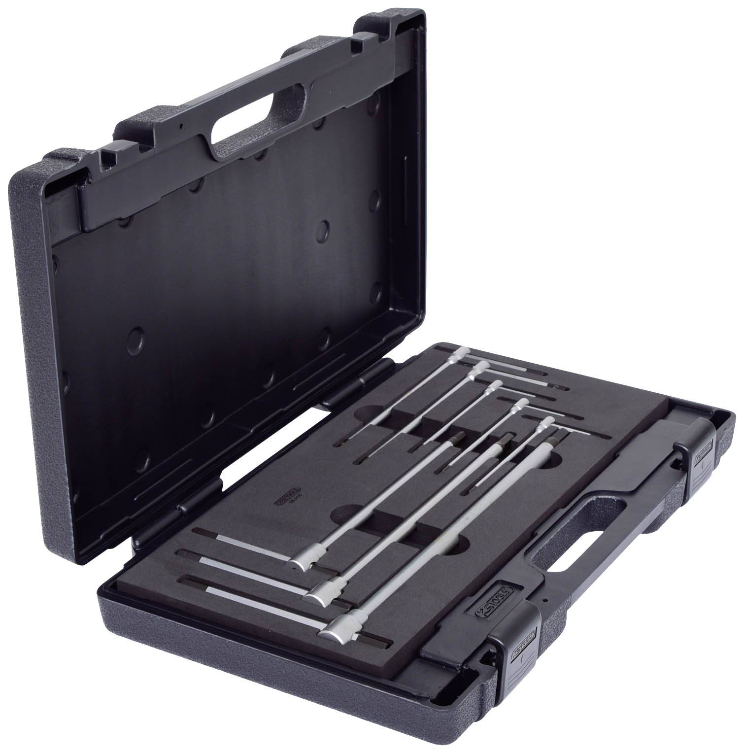 Geöffneter schwarzer Werkzeugkoffer mit mehreren grauen Schraubendrehern in unterschiedlichen Größen.