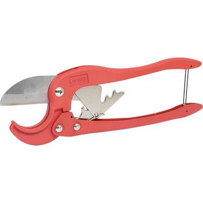 Eine rote Rohrschere mit einer Metallklinge und einem Hebelmechanismus, die zum Schneiden von Kunststoffrohren verwendet wird.