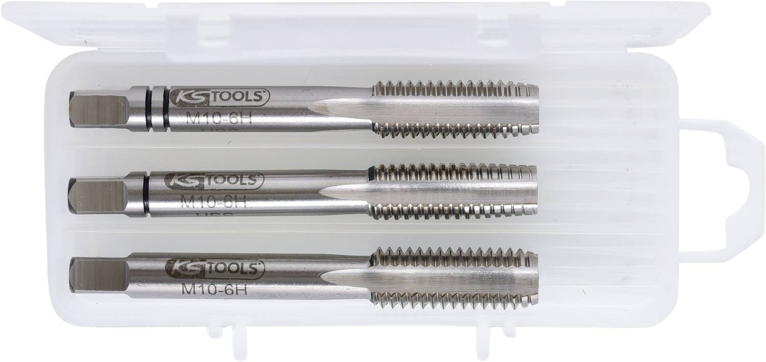 Drei Metallgewindebohrer in einer weißen Kunststoffbox angeordnet, jeweils mit der Aufschrift 'KS TOOLS M10-6H'.
