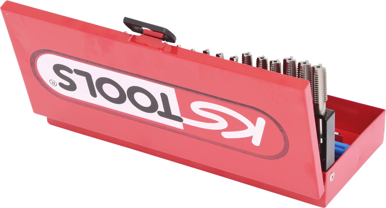 Rotes Werkzeugkasten-Set mit mehreren Metallgewindebohrern und -schneidern. Beinhaltet diverse Größen für unterschiedliche Anwendungen.