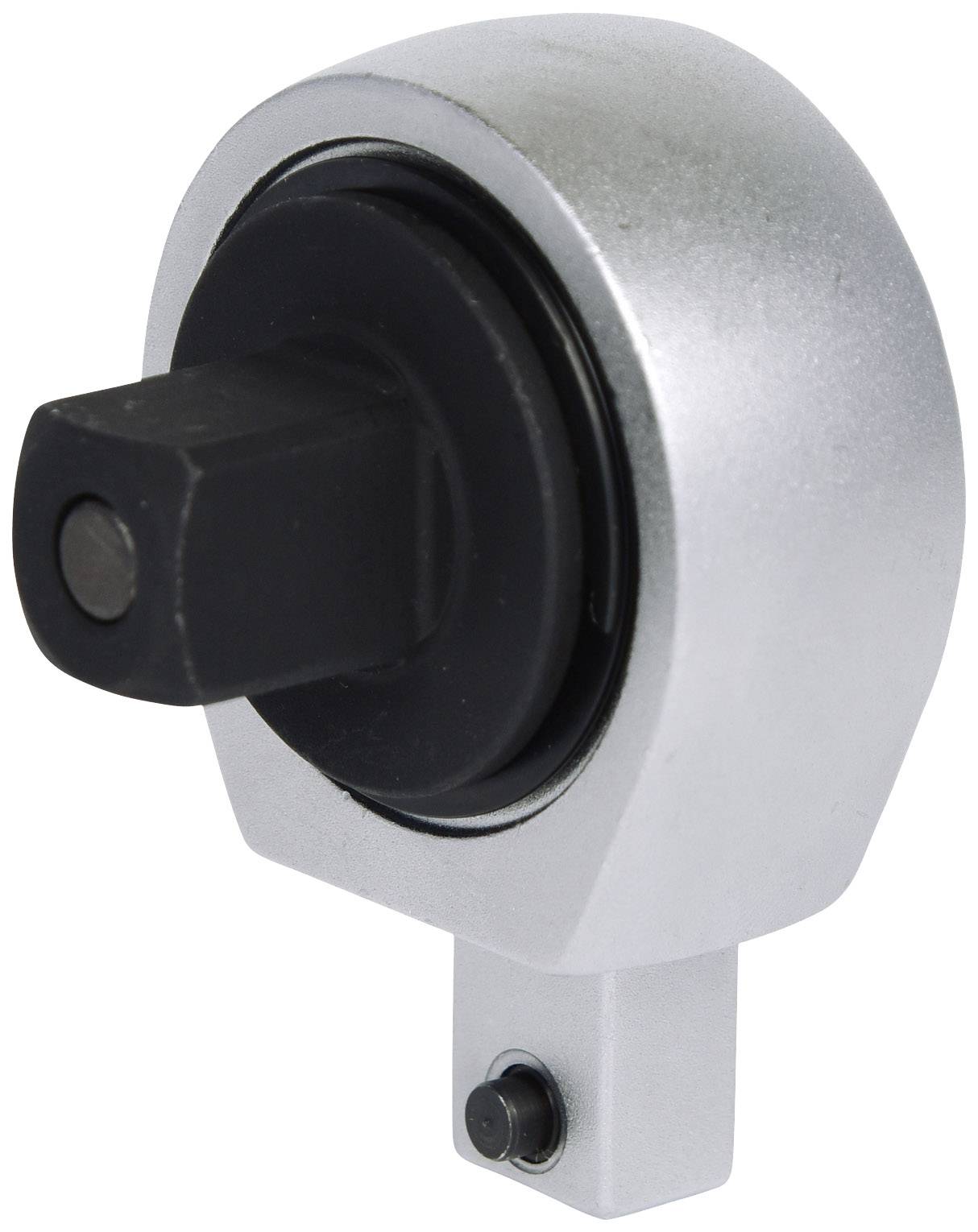 Ein silbernes, rundes Metallteil mit einer quadratischen schwarzen Öffnung in der Mitte, vermutlich ein Steckschlüsseladapter.