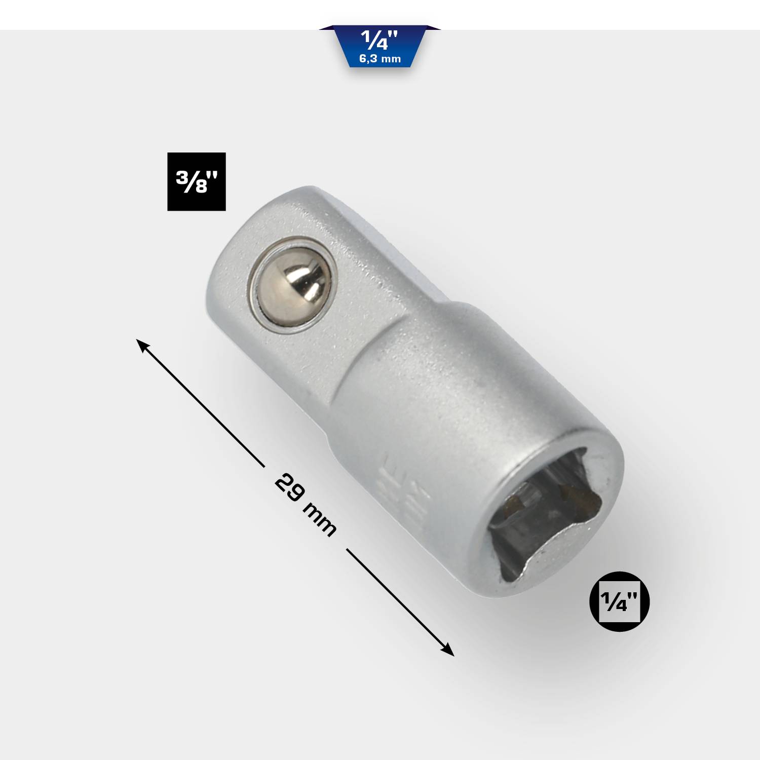 Kleiner Adapter von 1/4 Zoll auf 3/8 Zoll mit Gesamtgröße von 29 mm, zur Verbindung unterschiedlicher Gewindegrößen in Werkzeugen.