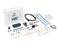 Arduino Starter Kit mit Mikrocontroller, verschiedenen Sensoren, Kabeln, Widerständen und Steckbrett; eignet sich für Elektronikprojekte.