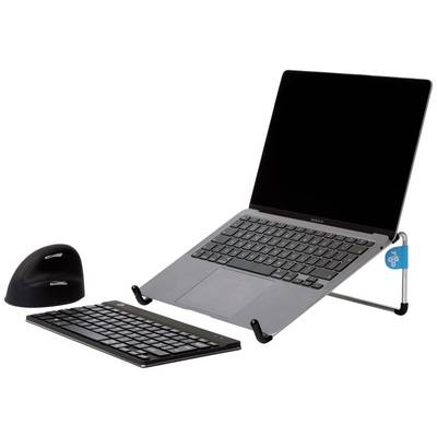 Ein Laptop auf einem Ständer mit einer drahtlosen Tastatur und Maus daneben, ideal für eine ergonomische Arbeitsposition.