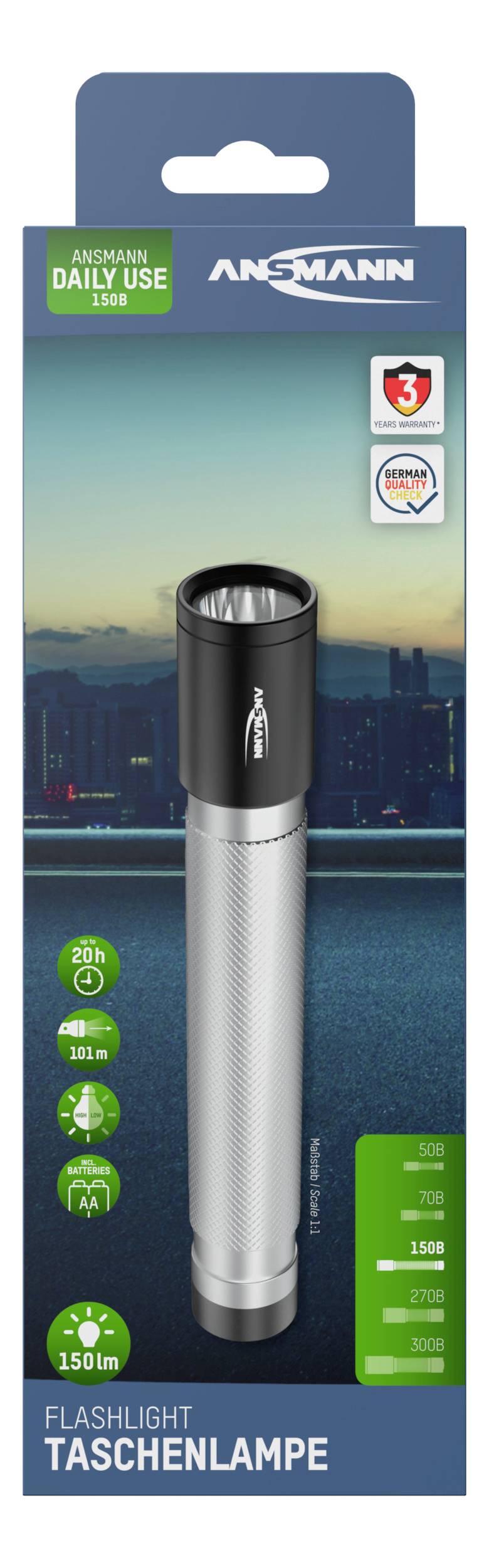 Verpackung einer silbernen Taschenlampe der Marke Ansmann für den täglichen Gebrauch. Energieeffizienz-Symbole an der Seite.