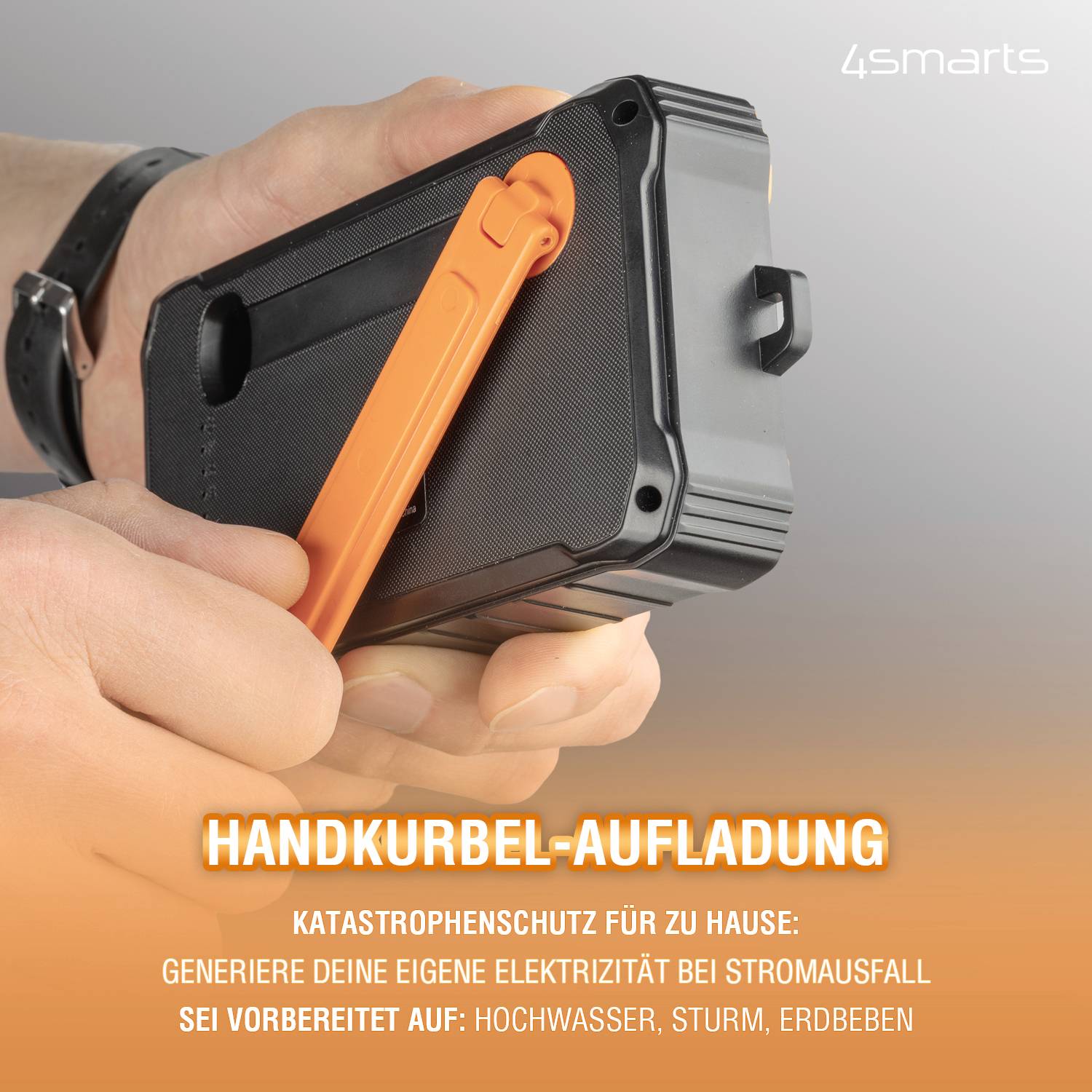 Zwei Hände halten ein Notfallradio mit Handkurbel. Text darunter: 'Handkurbel-Aufladung. Sei vorbereitet auf: Hochwasser, Sturm, Stromausfall.'