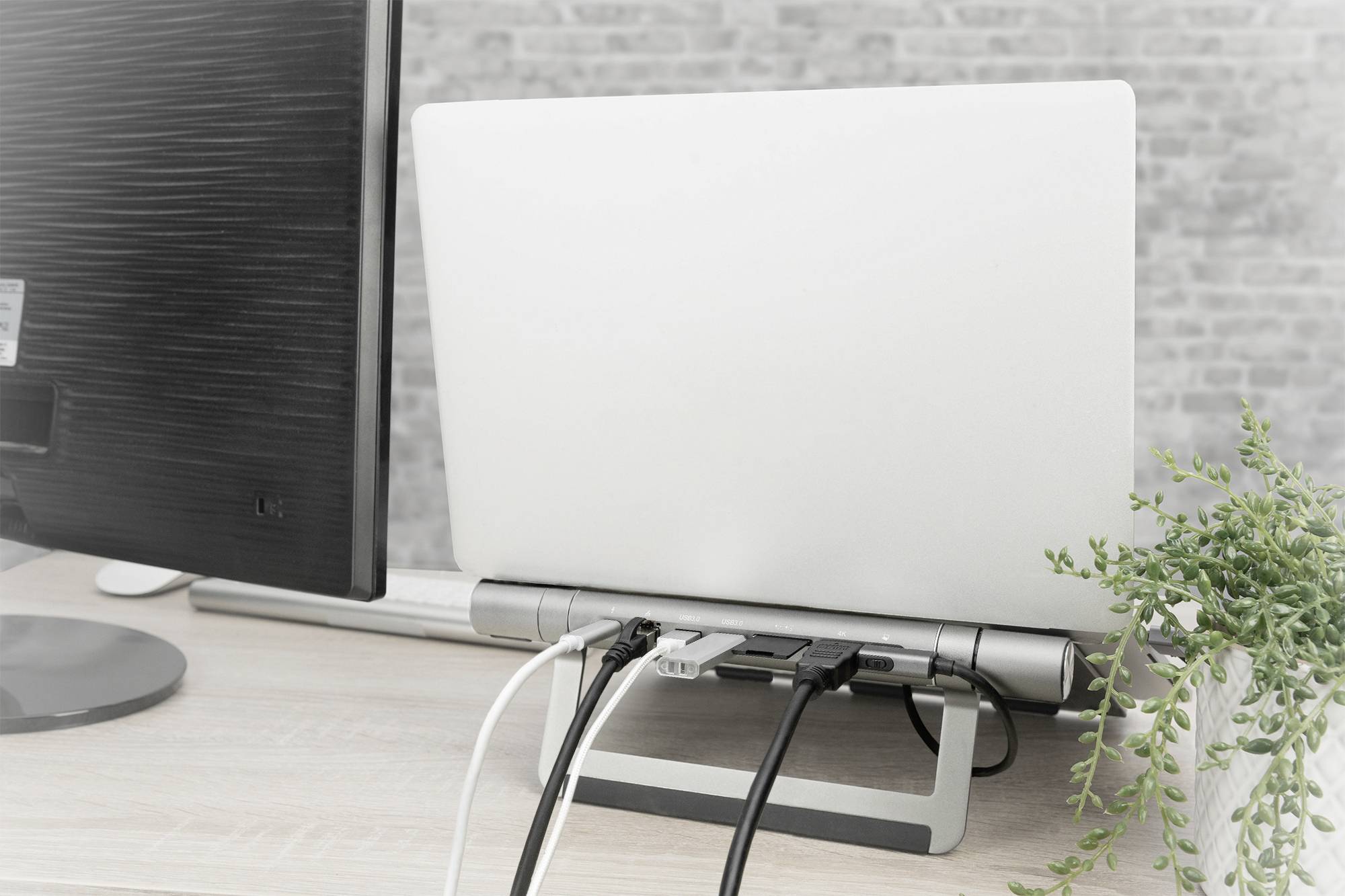 DIGITUS - Variabler Notebookständer mit 7-Port Pop-Out USB-C Docking Station-7