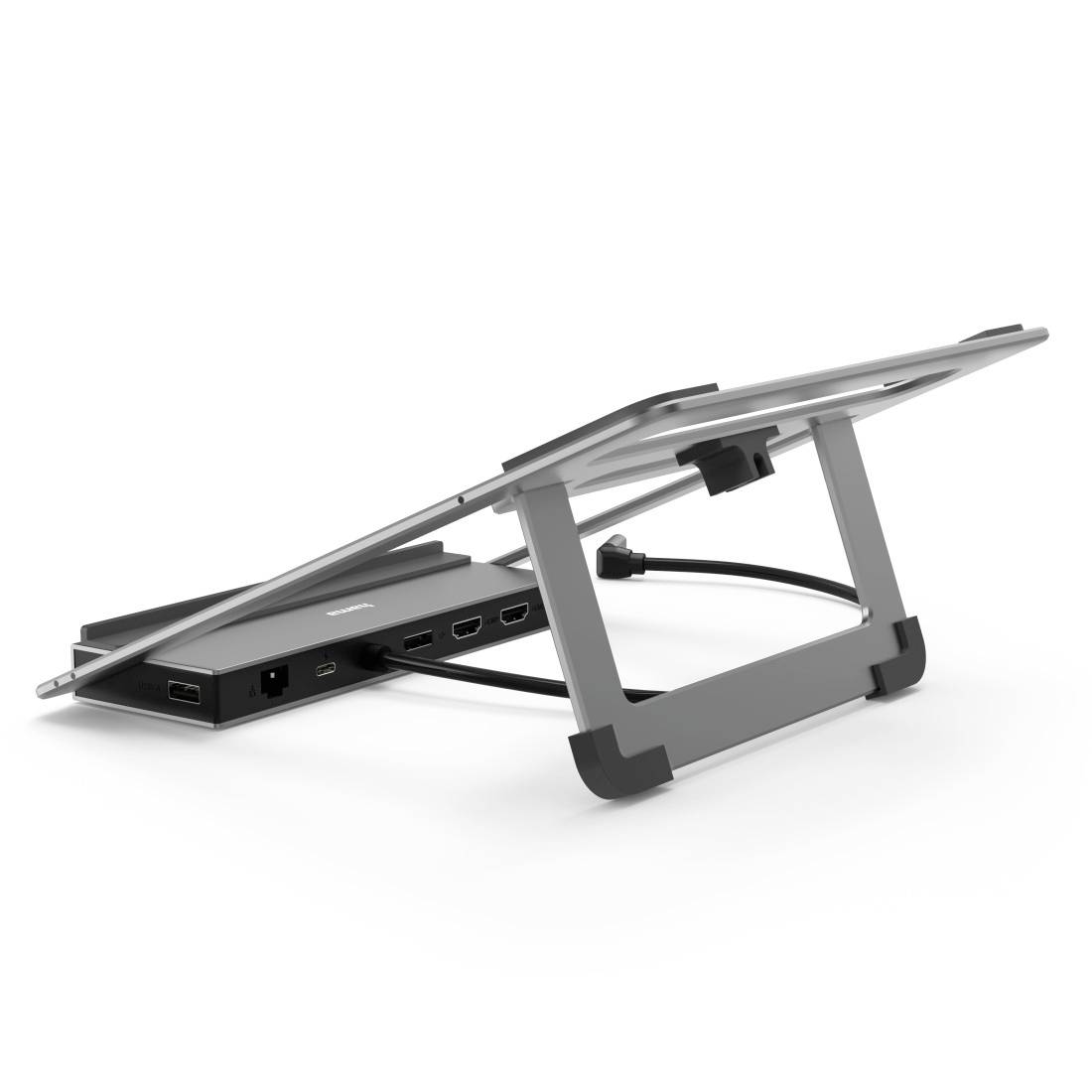 Ein silberner Laptopständer mit verstellbarer Neigung zeigt mehrere Anschlüsse, darunter USB- und HDMI-Ports, für erweiterte Konnektivität.