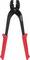 Zange mit schwarzen Metallbacken und roten Kunststoffgriffen steht aufrecht. Geeignet zum Greifen und Schneiden von Drähten.