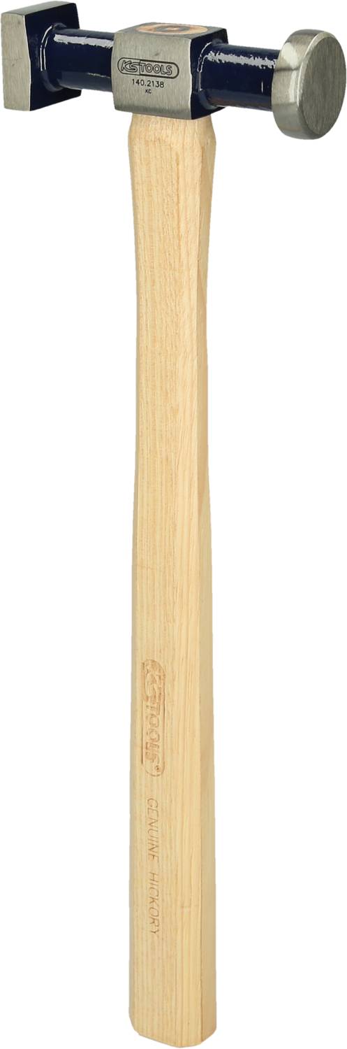 Ein blauer Fäustel mit hellem Holzgriff liegt seitlich. Der Kopf hat zwei flache Metallflächen zum Schlagen.