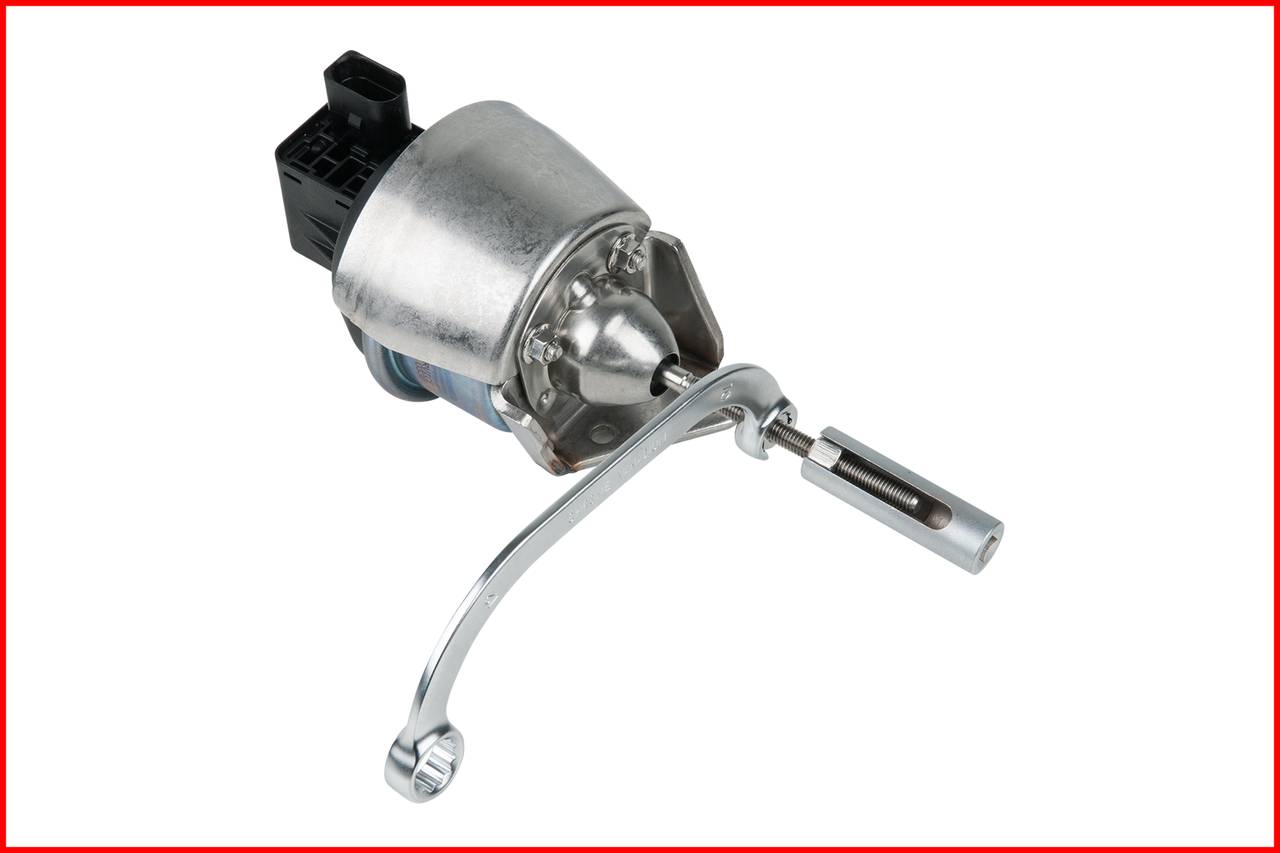 Kleine mechanische Handkurbel-Pumpe aus Metall, seitlich abgebildet. Sie wird oft für Flüssigkeitsübertragungen verwendet.