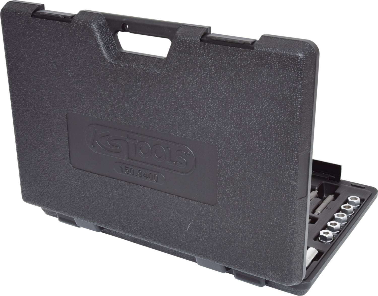 'Schwarzer Werkzeugkoffer mit mehreren Steckschlüsseln und Zubehör, teilweise geöffnet'