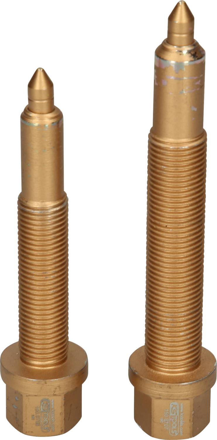 Zwei bronzefarbene Schraubbefestigungen mit unterschiedlichen Größen, zeigen Gewinde und Sechskantbasen. Sie scheinen industriell eingesetzt zu werden.