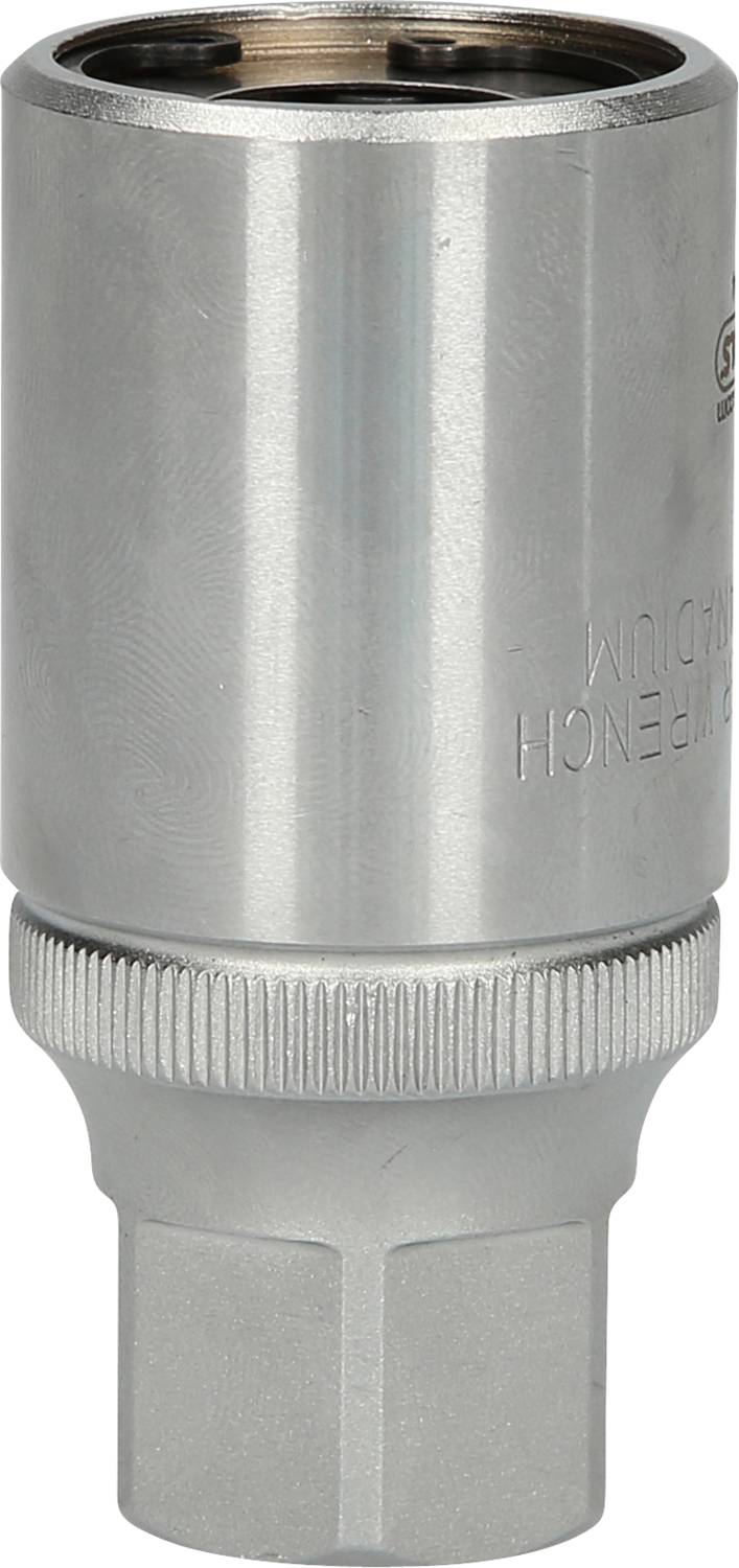 Silberne Stecknuss mit Sechskantprofil, zum Anziehen oder Lösen von Muttern und Schrauben, glatt poliert.