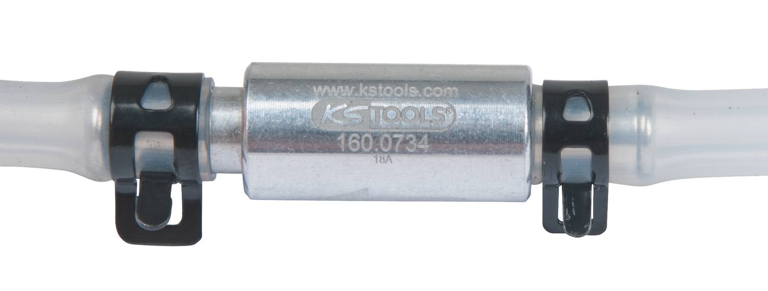 Metallfilter mit Aufschrift 'kstools.com KS TOOLS 160.0734' zwischen transparenten Rohren, verbunden mit schwarzen Clips.