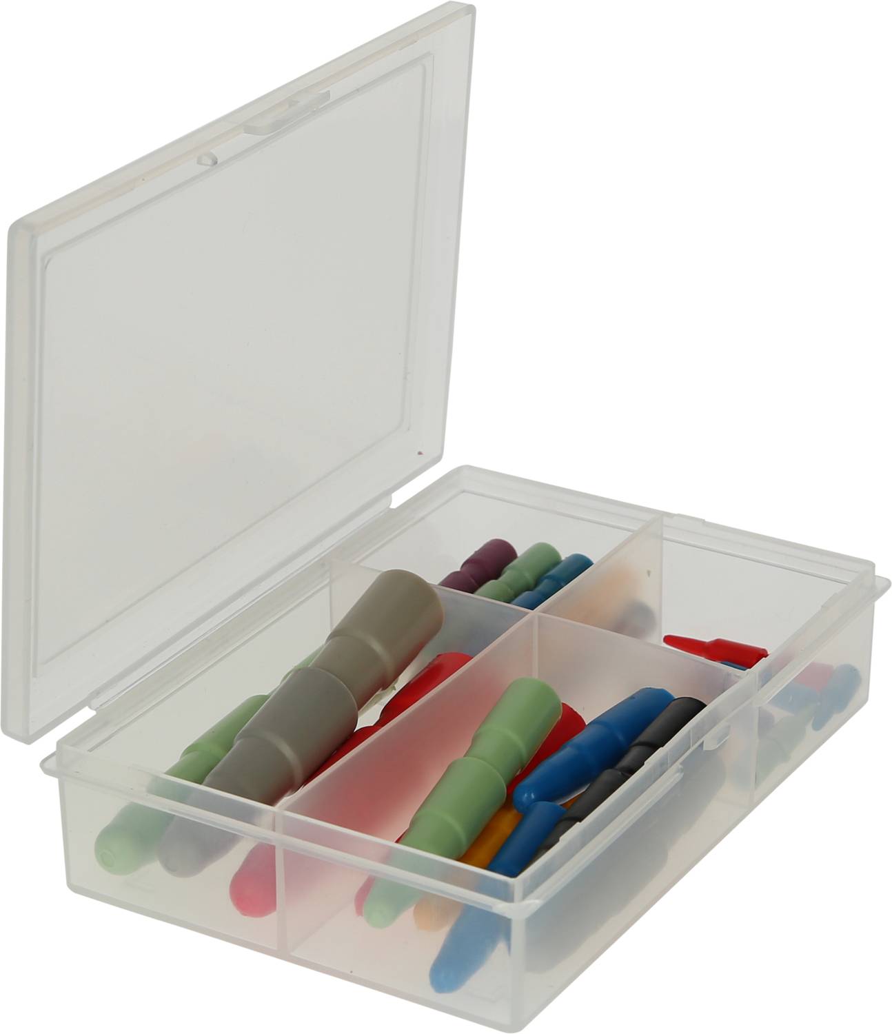 Offene Kunststoffbox mit mehreren farbigen Wachsmalstiften in separaten Fächern, auf einem weißen Hintergrund.
