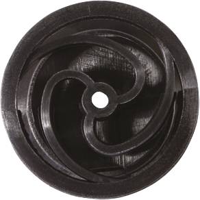 Ein schwarzes, rundes Kunststoffteil mit einem dekorativen, geschwungenen Muster in der Mitte und einem kleinen Loch in der Mitte.