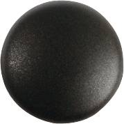 Ein runder, schwarzer Knopf aus glattem Material.