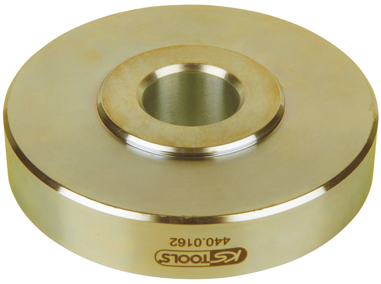 Goldfarbener Schleifscheibenadapter aus Metall mit zentralem Loch, verwendet in Maschinenbauanwendungen zur Montage auf Schleifscheiben.
