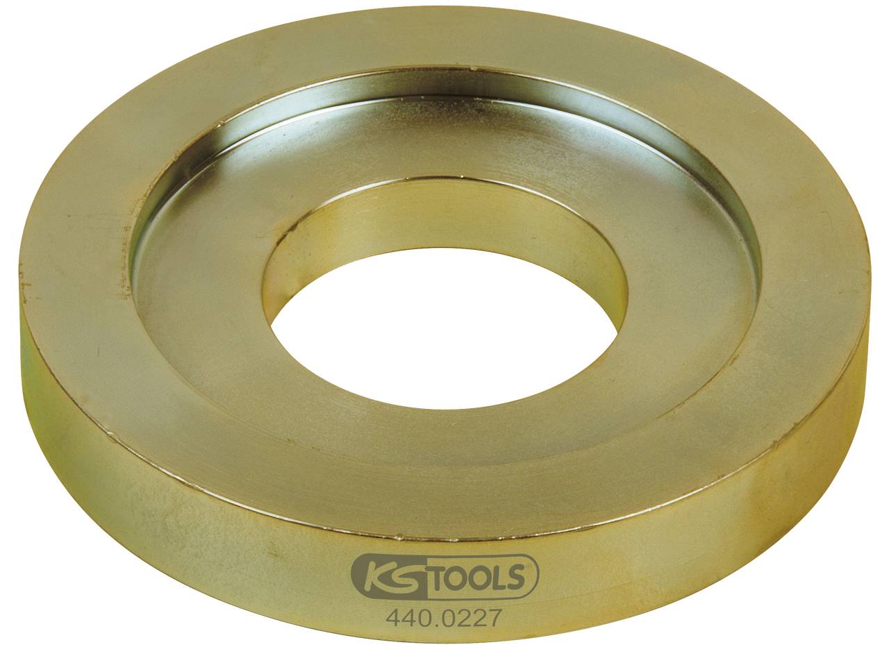 Metallischer Adapterring, goldfarben, abgerundet. Verwendung in Werkstätten für spezifische Anwendungen oder Maschinenaufnahmen.