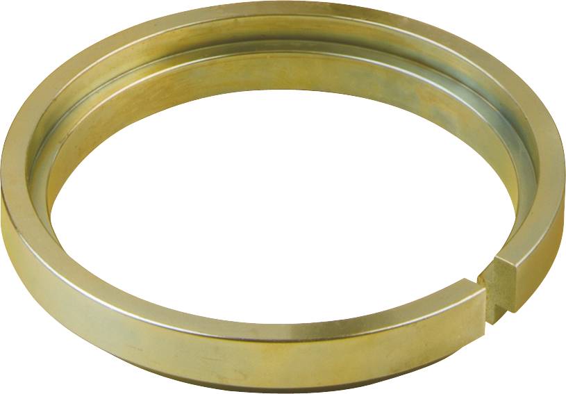 Metallischer Dichtungseinsatz in Form eines gebrochenen Rings, der häufig in industriellen Anwendungen zur Abdichtung verwendet wird.