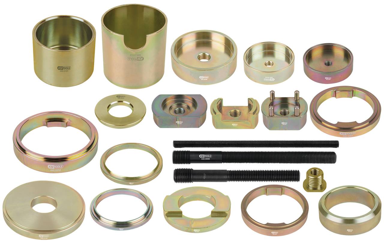 Verschiedene zylindrische und ringförmige Metallwerkzeuge, in einer Anordnung gezeigt. Sie sind in verschiedenen Größen und Formen vorhanden.