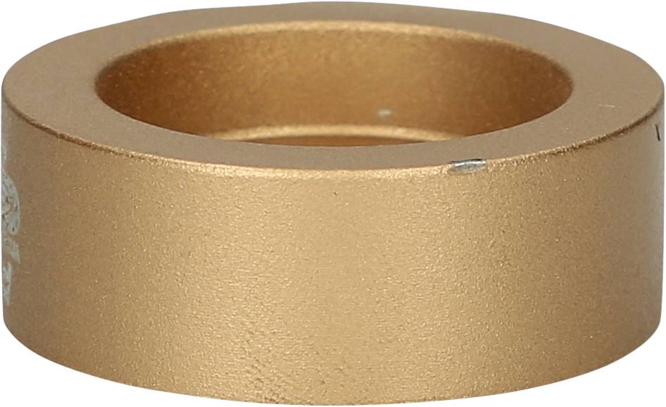 Ein goldener Metallring mit flachem, breitem Rand und kreisförmiger Öffnung in der Mitte, auf neutralem Hintergrund.