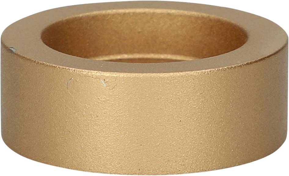 Goldfarbener, runder Metallring mit glatter Oberfläche.