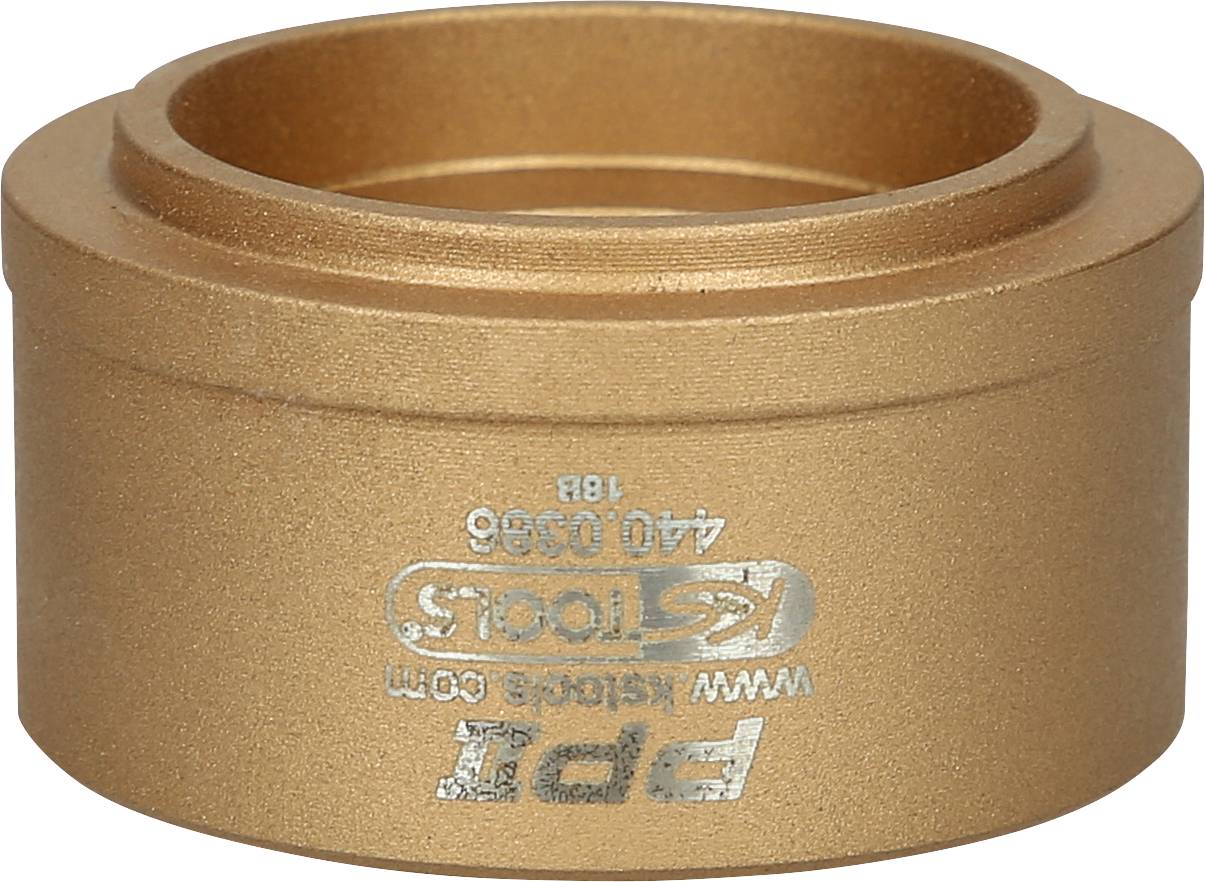 Goldener Werkzeugaufsatz mit Gravur 'KS Tools' und 'P.I.'. Verwendet für spezifische Reparatur- oder Montagezwecke.