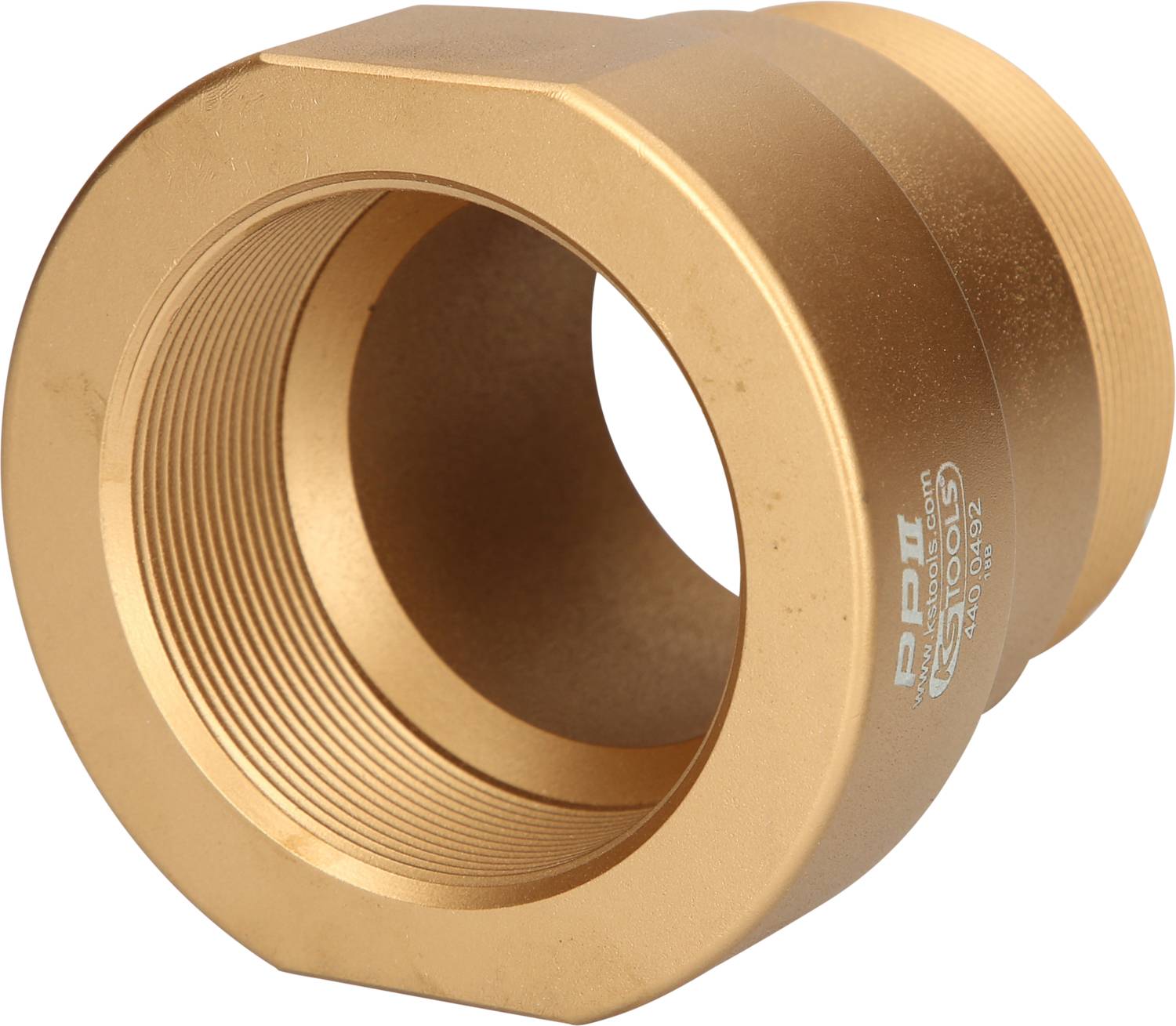 Goldenes, zylindrisches Metallteil mit Gewinde, vermutlich ein Adapter oder Anschlussstück.