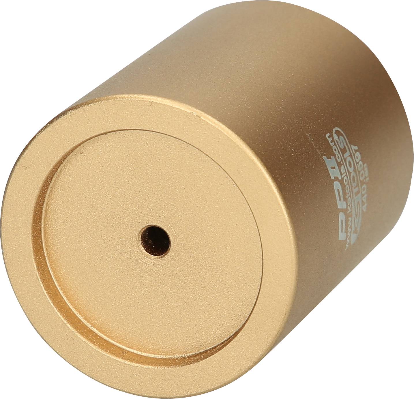 Metallzylinder in Goldfarbe mit einem kleinen zentralen Loch an der Spitze. Enthält eine gravierte Aufschrift auf der Seite.