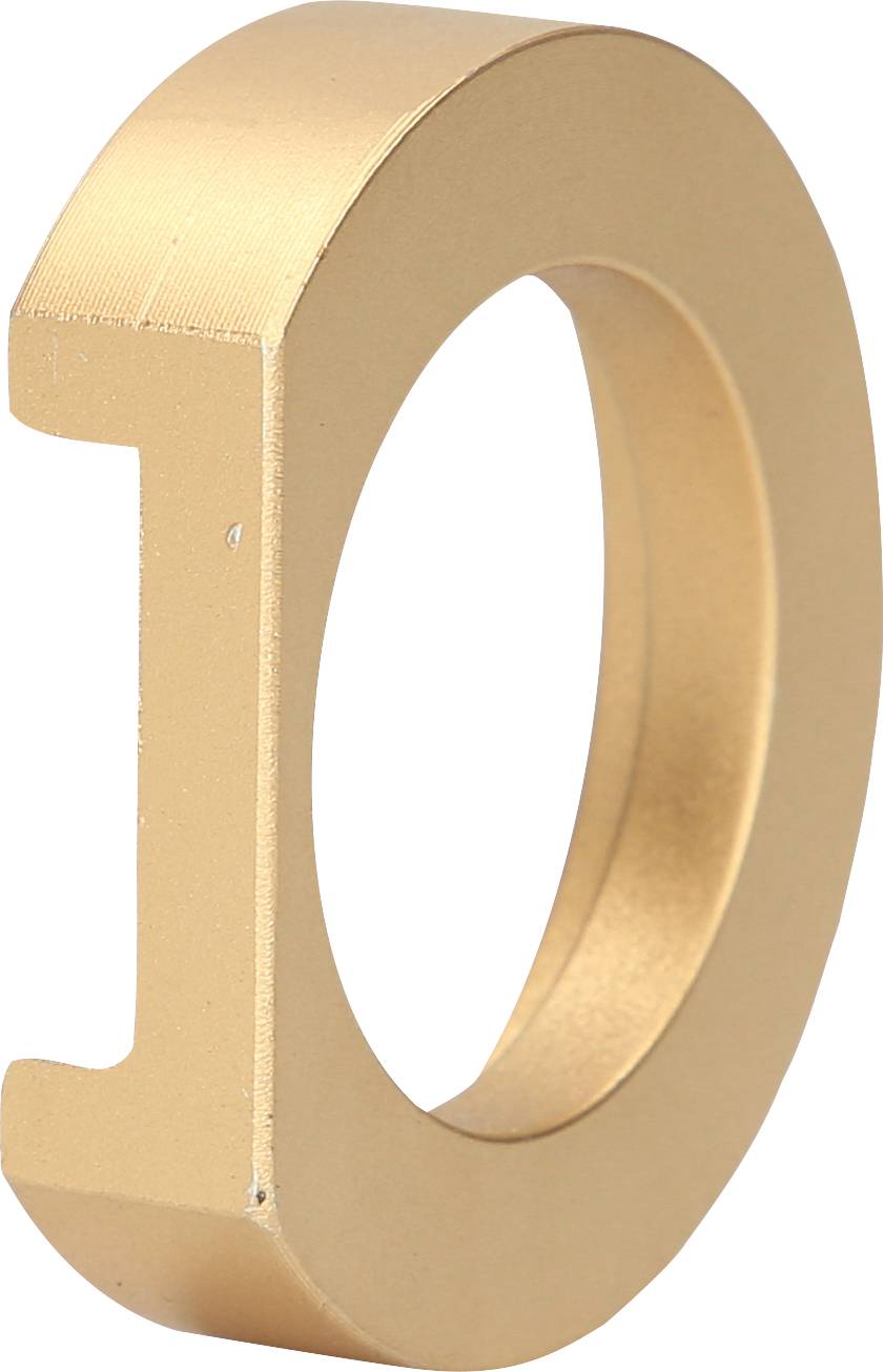 Eine goldfarbene, dreidimensionale Null aus Metall, die aufrecht steht und leicht von der Seite betrachtet wird.