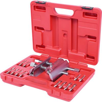 Roter Werkzeugkoffer mit offenem Deckel, innen ein Radlager-Abzieher-Set. Enthält Metallschrauben und Adapter in verschiedenen Größen.