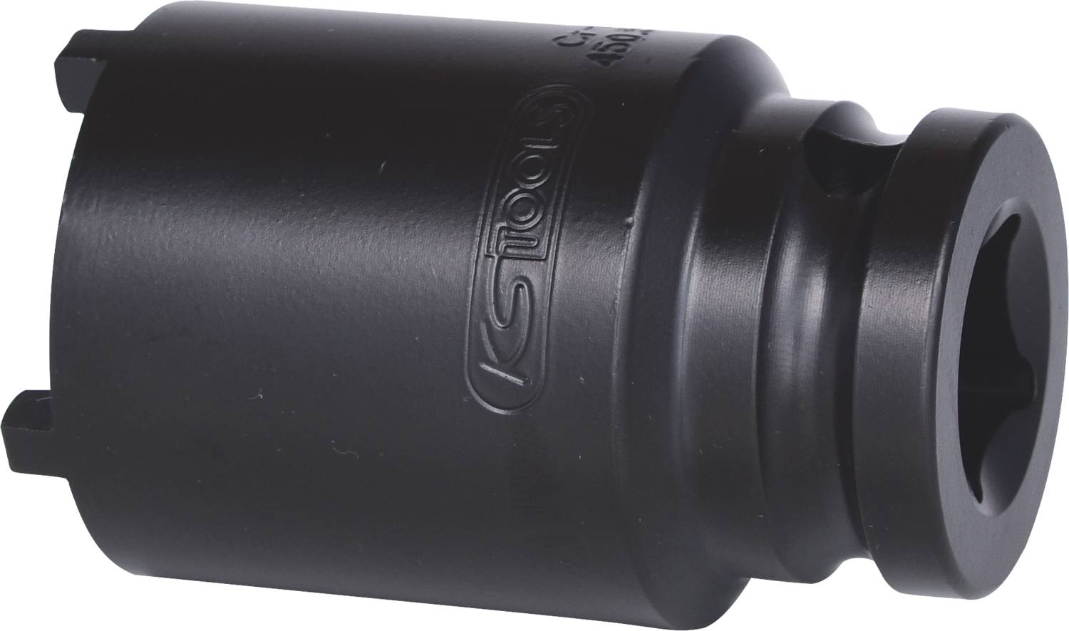 Schwarze Stecknuss mit Markennamen entlang der Seite, zylindrische Form, Befestigung am Ende. Werkzeug zur Unterstützung mechanischer Arbeiten.