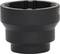 Ein schwarzer Metalladapter mit zylindrischer Form. Wird verwendet zur Befestigung oder Verbindung in mechanischen Anwendungen.